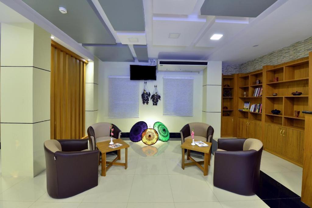 Hotel H Valley Янгон Екстер'єр фото