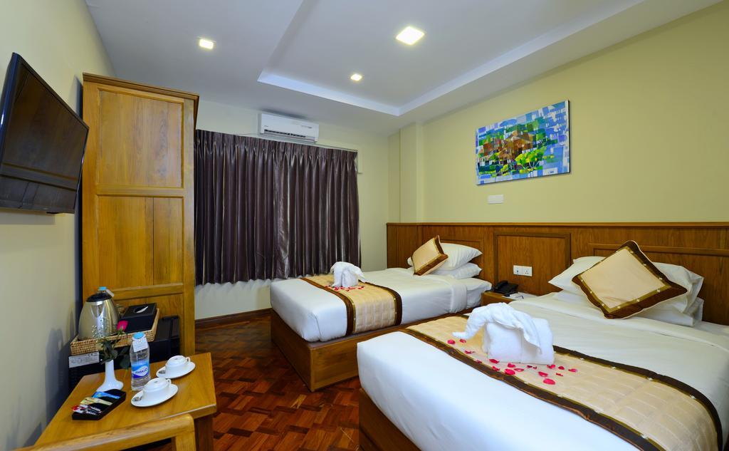 Hotel H Valley Янгон Екстер'єр фото