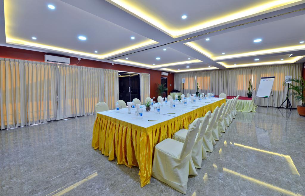 Hotel H Valley Янгон Екстер'єр фото